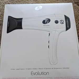 Evolution t3 blow dryer, new in box
